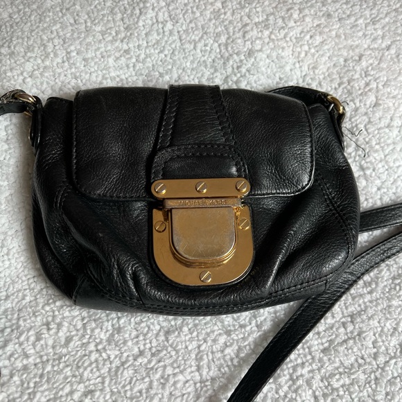 🖤 MICHAEL KORS Charleston crossbody mini bag Black gold Buckle - Picture 2 of 10